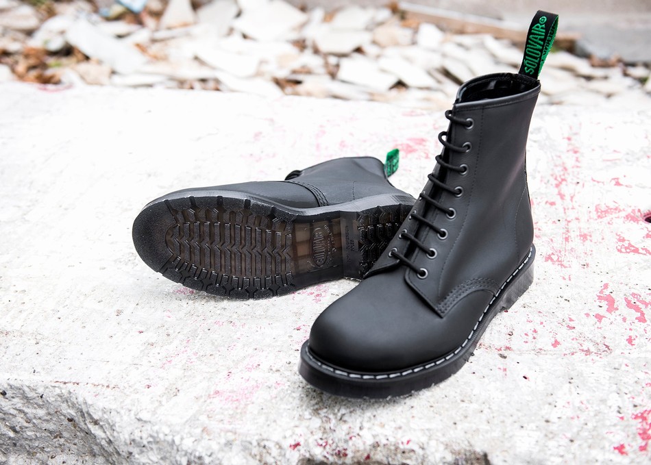 Solovair Greasy 8 Eye Uomo Stivali Derby Nere | S8-551-BG-G-030